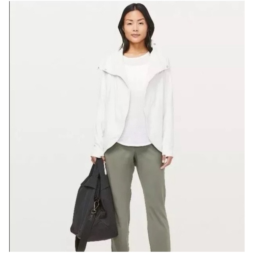 Lululemon Coastline Cassis Wrap Jacket White Size 10 Asymmetrical Snap Front